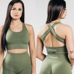 NWT Alphalete Vault Bra - Dusty Green